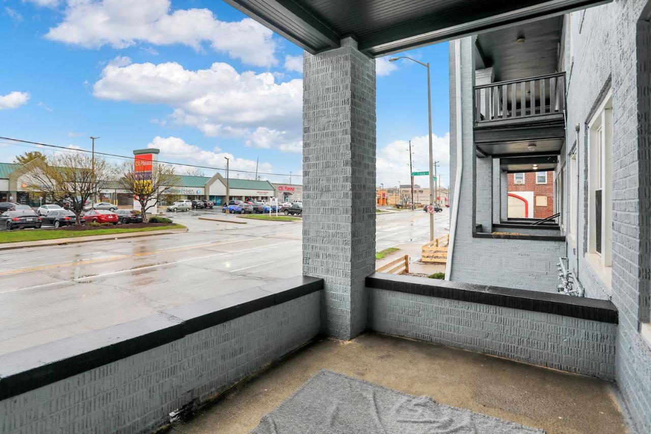 The Village Downtown West Indianapolis Bagian luar foto